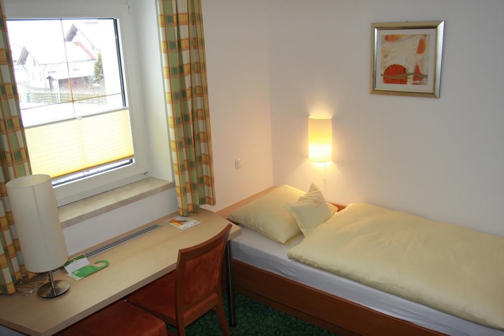 Hotel Sonnenhof Timelkam エクステリア 写真
