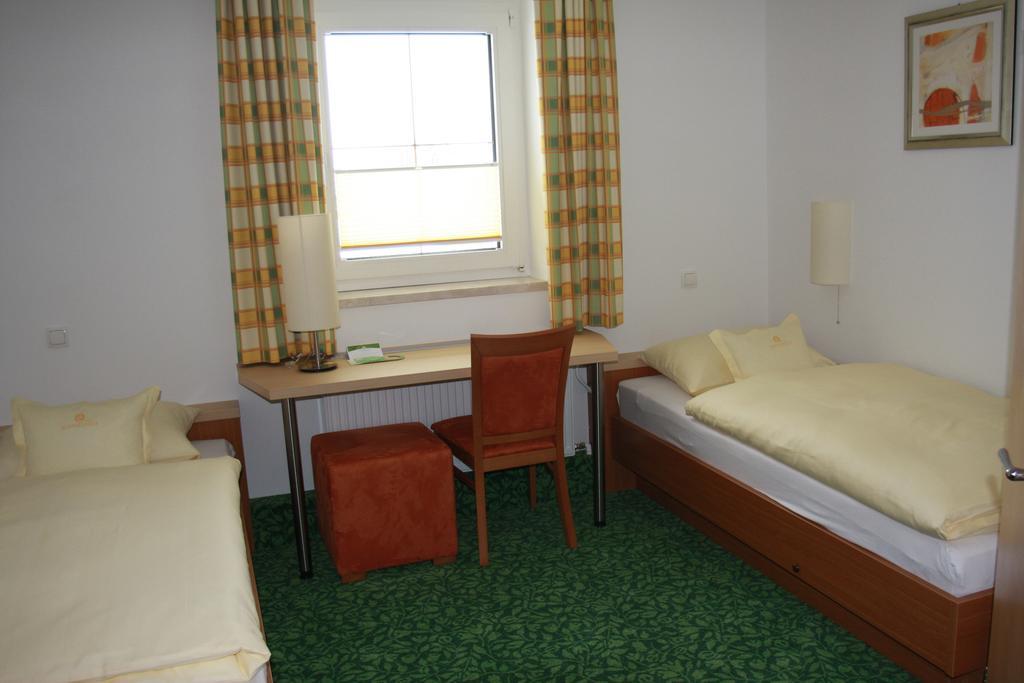 Hotel Sonnenhof Timelkam エクステリア 写真
