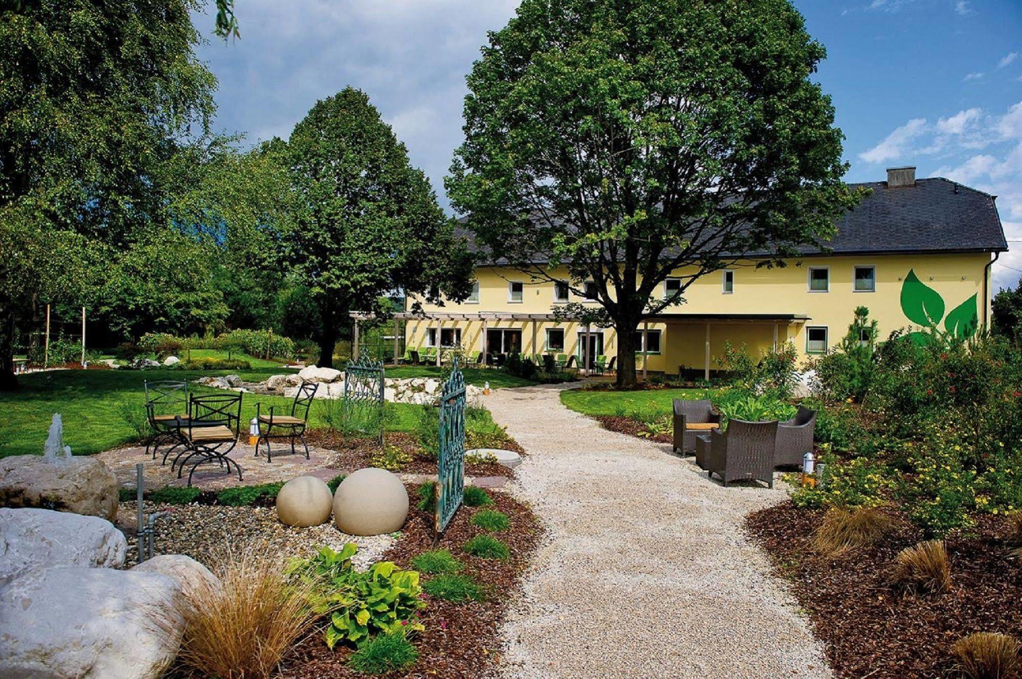 Hotel Sonnenhof Timelkam エクステリア 写真